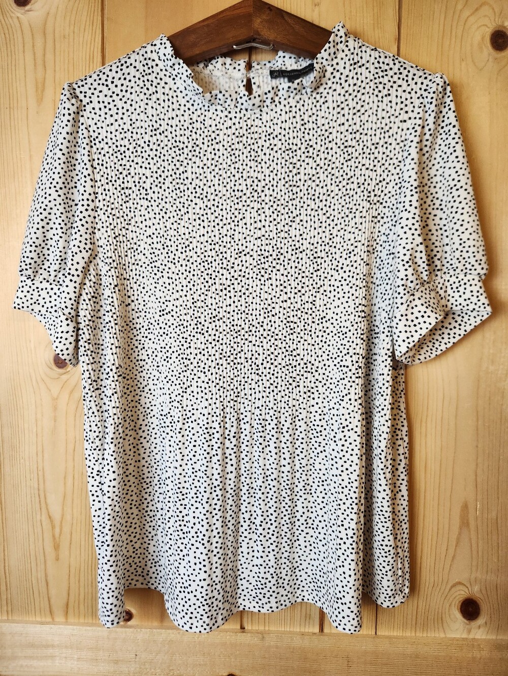 Adrianna Papell White/Black Square Print Ruffled Neck Semi Pleated SS Top NWT